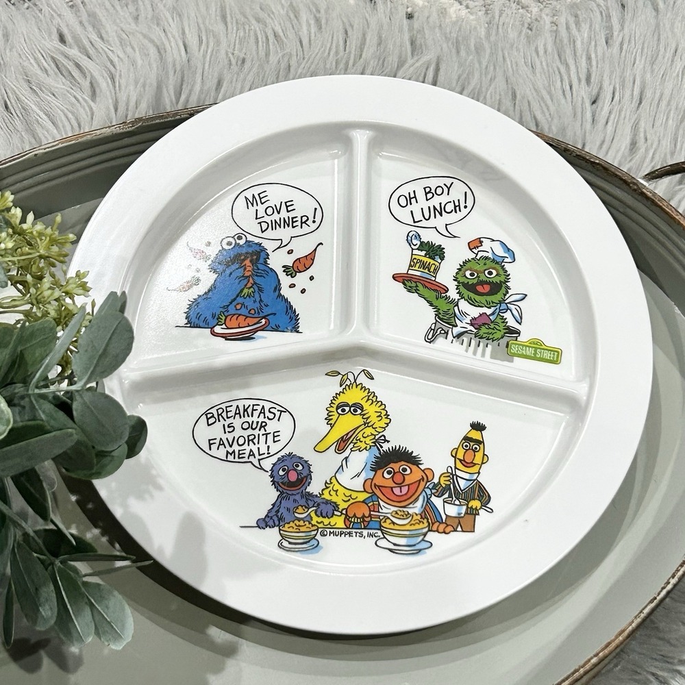 Vintage SESAME STREET 9.25" Plastic Children's Sectional Character Plate